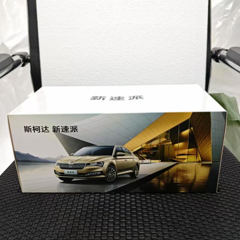 AAAIY1 Diecast 1/18 Size Skoda Model Car NEW SUPERB Alloy Car Model Skoda SUPERB Collection Display Hobby Original Box