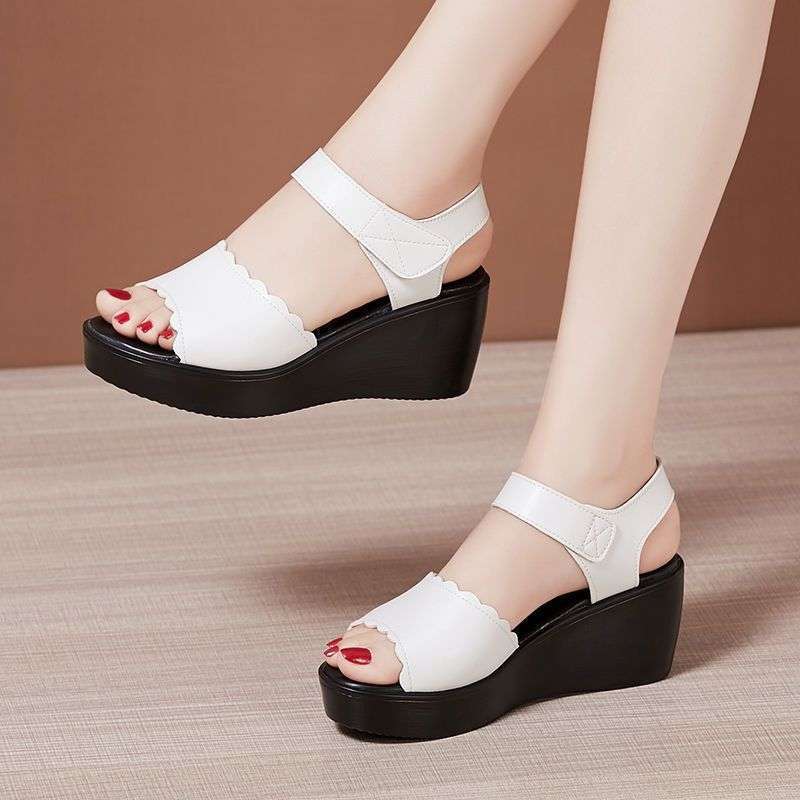 

Сандалии на мягкой танкетке, женские летние новые туфли-маффины, сандалии на платформе, универсальные, большого размера, на липучке, с открытым носком 40 белый