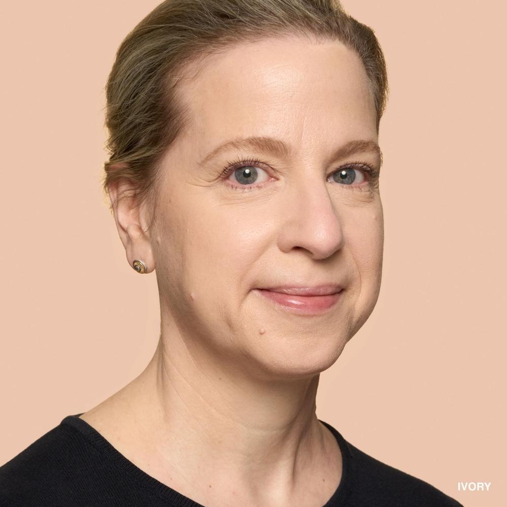 Bobbi Brown Weightless Skin Oil Controlling Foundation Spf 15 1 Oz Ivory  C 024 