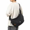 Hua'er and Xiao have the same casual trendy brand dumpling bag, women's sports cycling messenger bag, and boys' large-capacity shoulder bag.