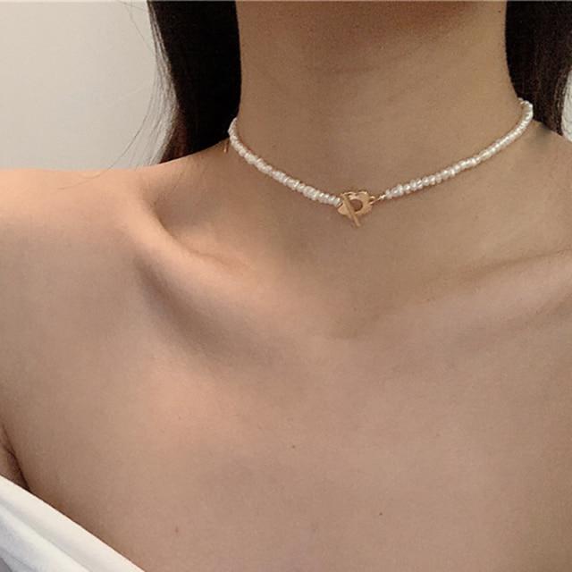 Jemné perlové květinové mašličkové choker náhrdelníky Dlouhý řetízek s přívěskem perlového srdce ve zlatém tónu Náhrdelníky s přívěskem mince Pro stylové šperky Ženy Elegantní Květinové náhrdelníky
