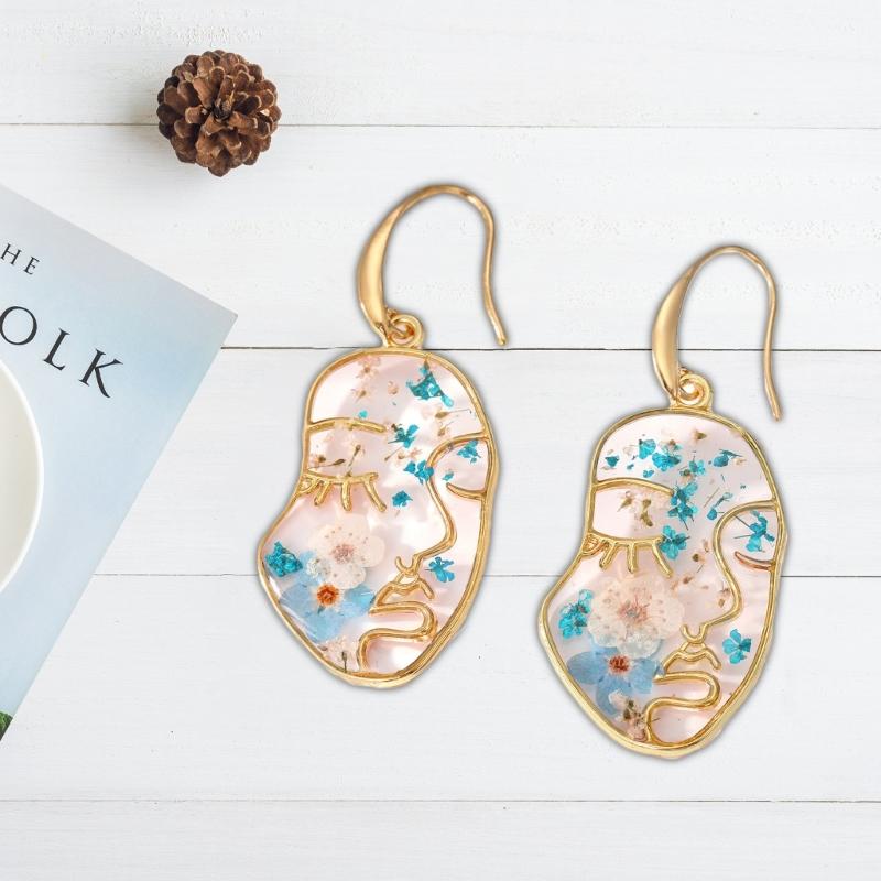 Abstract Face Pendant Earrings Geometric Face Dry Flower Earrings Dangle Earrings Alloy Material Gift for Girlfriends