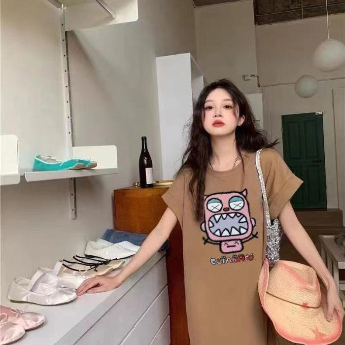 This Is A New Summer Dress with A Funny Pattern Printed Slit Short-sleeved, Round-neck, Loose and Versatile Design