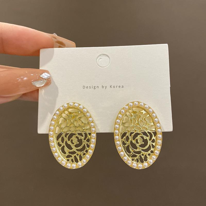 925 silver needle retro French pearl earrings women s simple hollow stud earrings ears