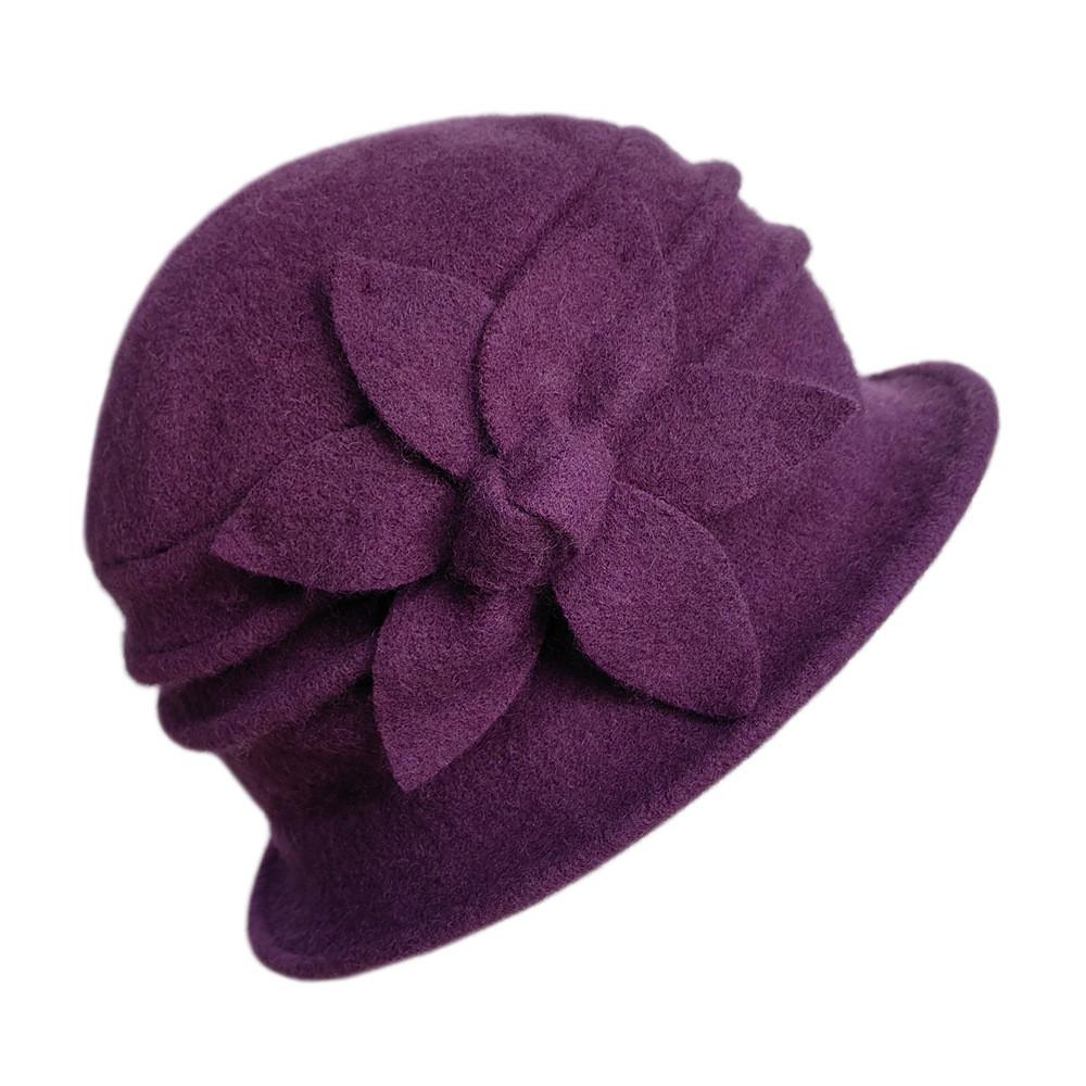 Wollbarett für Damen mit floralen Verzierungen Wintermode für Erwachsene mittleren Alters
