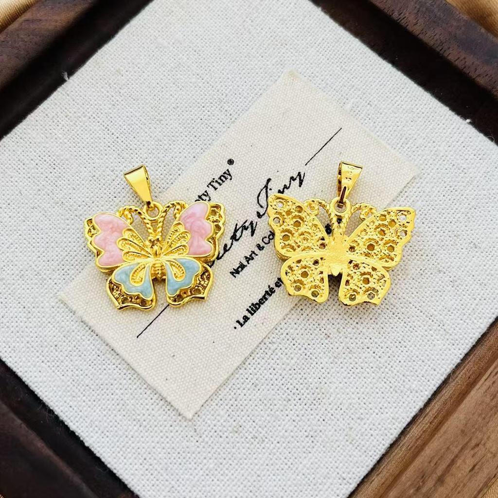 Damen Große Cloisonné Schmetterling Anhänger Halskette in Nebligem Feenlila