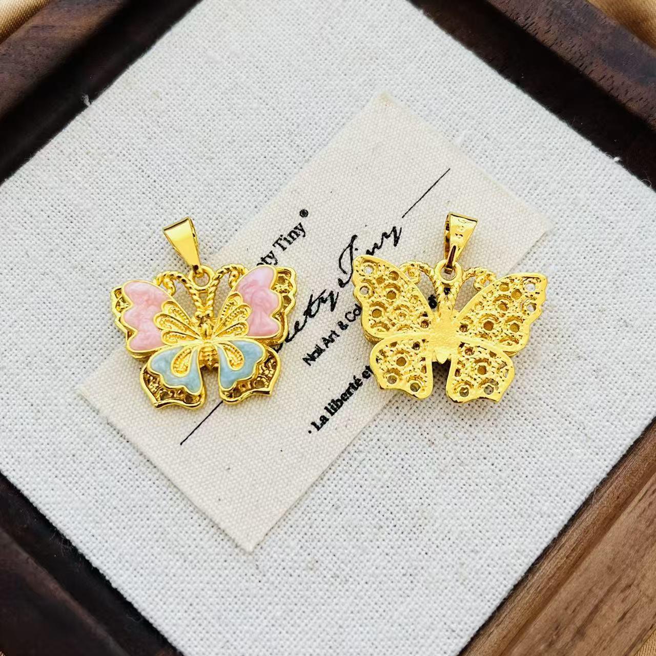 Женское крупное ожерелье с подвеской-бабочкой в технике перегородчатой эмали, цвет «Туманно-сказочный фиолетовый»