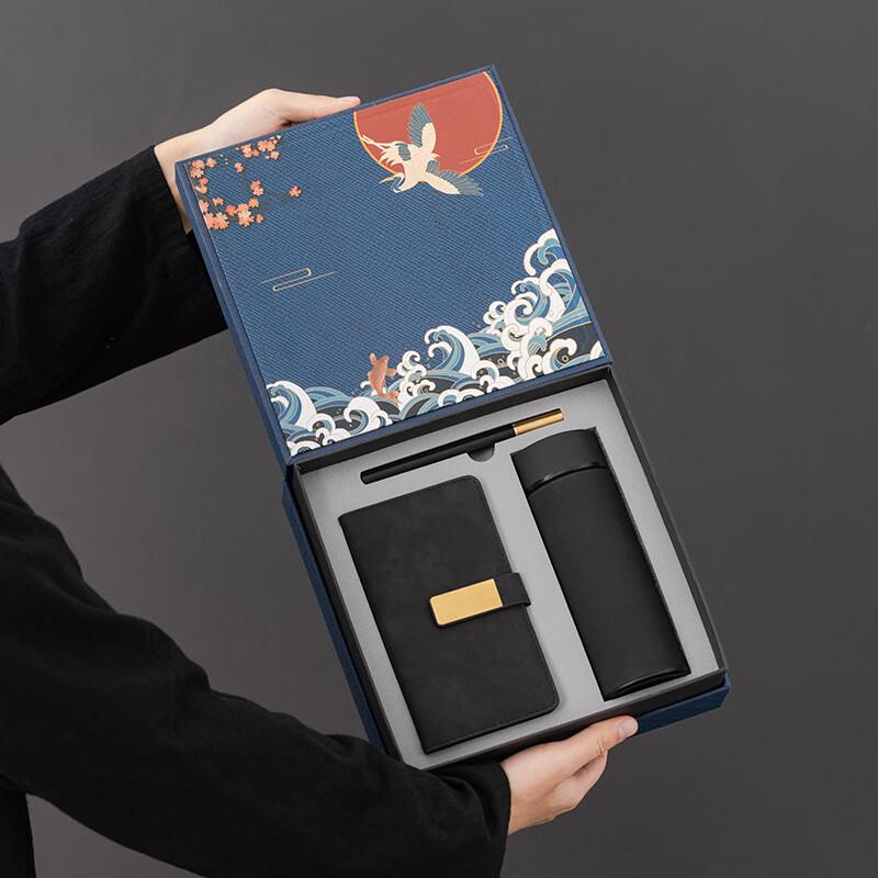 Executive Gift Set with Thermos and Pen