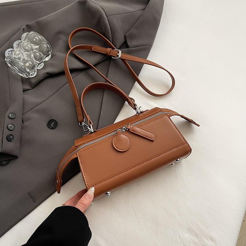 High-end Hand Bag Women's 2025 New Popular Fashion High-end Shoulder Bag Super Fire Crossbody Pillow Bag