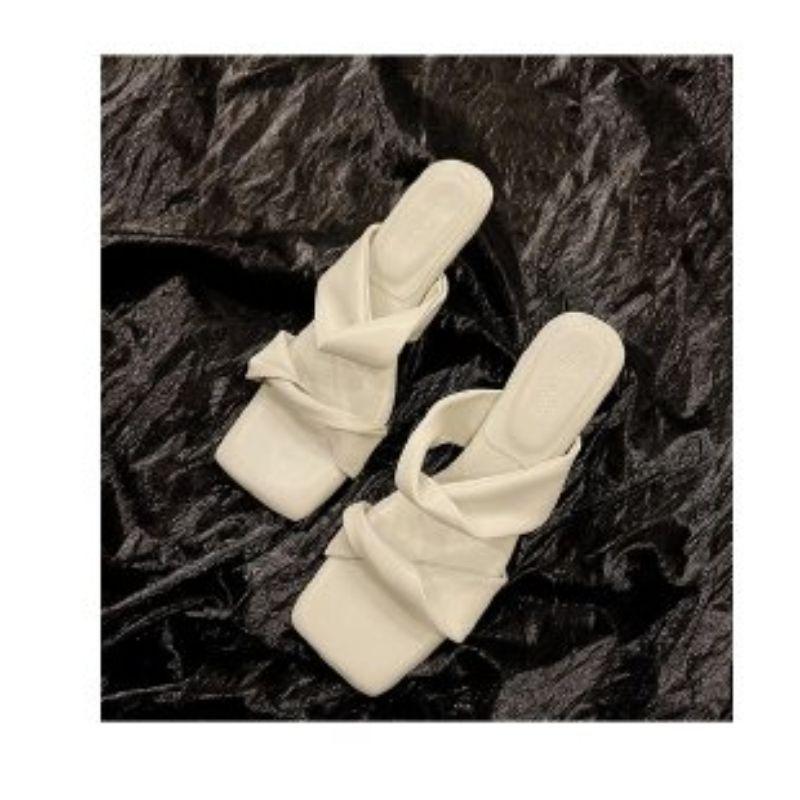 

OMG! Beautiful! Stepping on shit high heels sandals 2025 summer new square head thin heel with cool slippers 40