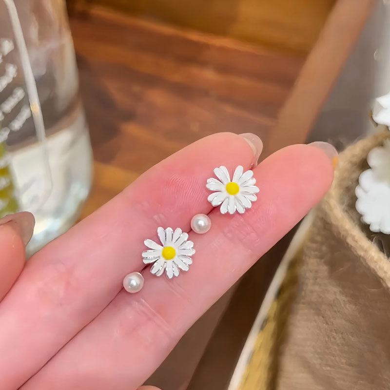 2026 Fresh Daisy Stud Earrings Set: Sweet, Gentle, and Fashionable Four-Piece for Women