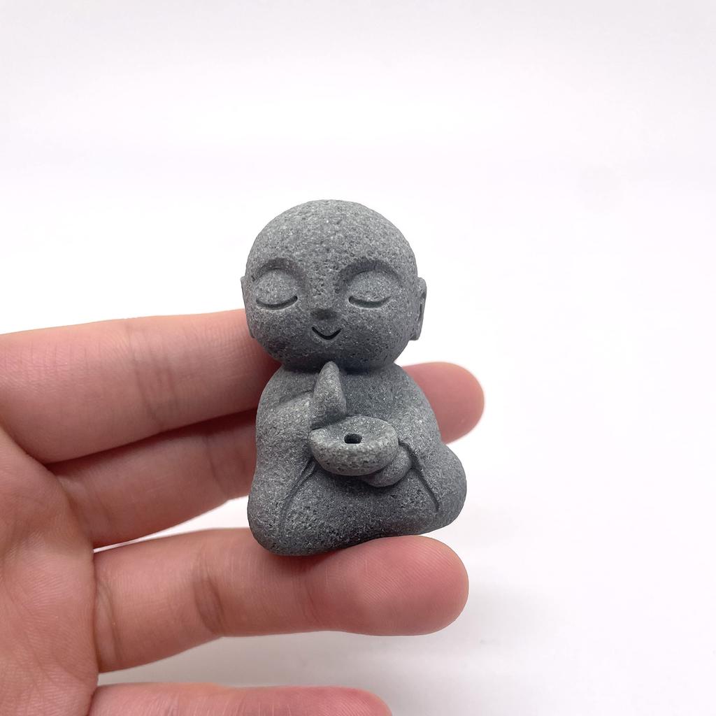 RemeeHi Jizo Set, a cute and soothing small Jizo statue, perfect for prayer and protection. Made of granite, this Jizo statue is perfect for praying