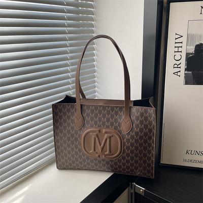 Kadın çantaları – Geniş Çantalar