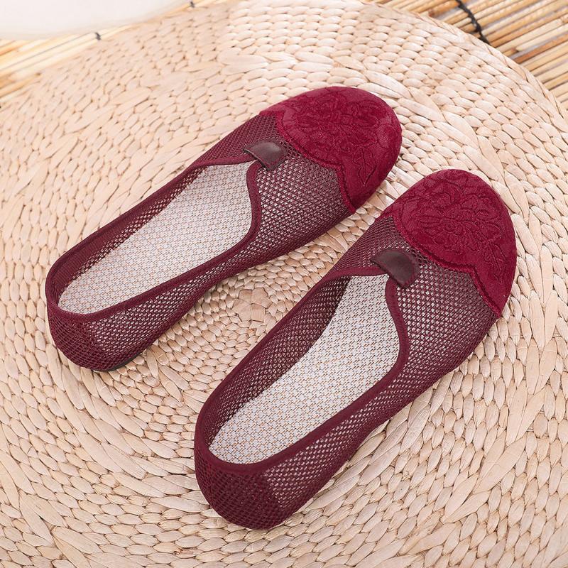 Women Mesh Breathable Shoes Ladies Embroidered One Foot Non-slip Soft Sole Comfortable Breathable Shoes Footwears
