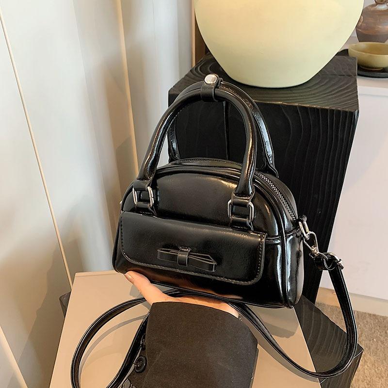 Premium Pillow Bag Women's Autumn and Winter New Versatile Niche Design Portable Shoulder Messenger Bag