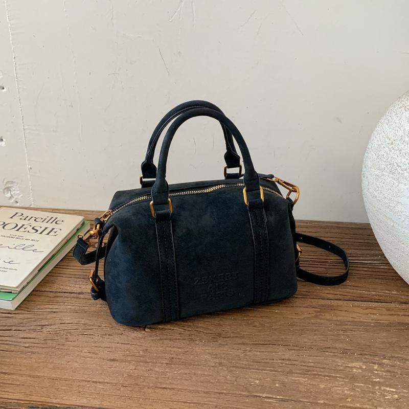 A Retro and High-end Boston Handbag, A Single-shoulder Crossbody Bag for Commuting
