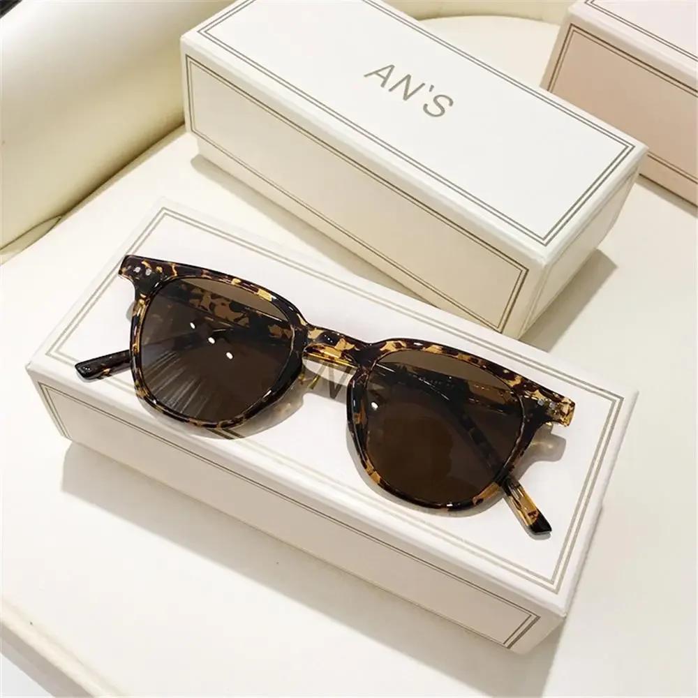 Vintage Style Square Sun Glasses Women's Fashion Style Oversized Sun Eyeglasses Men's Driving Use Shades Black UV400 Protection Eyewear Gafas De Sol
