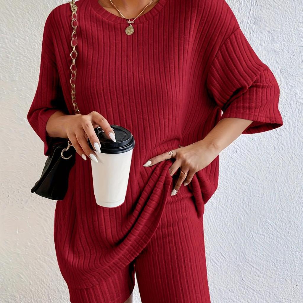 “2025 European & American Women's Fashion: Summer Two-piece Knit Set with Short Sleeves”