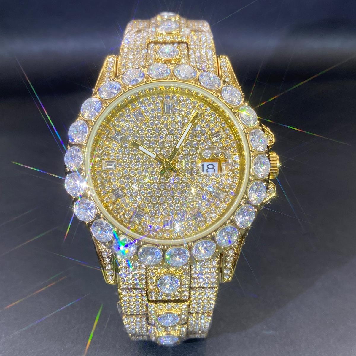 

Fashion Lced Out Gold Mens Watch Luxury Calendar Waterproof Watches For Man Hip Hop Big Diamond Wristwatch золотий