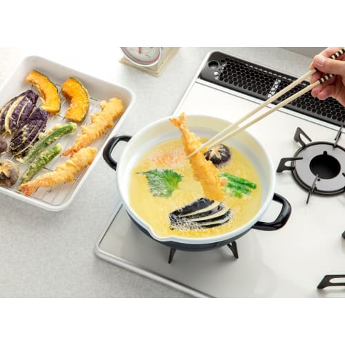 Takagi Metal Easy-to-Clean Enamel Glass Deep Fryer, Induction Compatible, 24cm, Black/White, HT-24BW