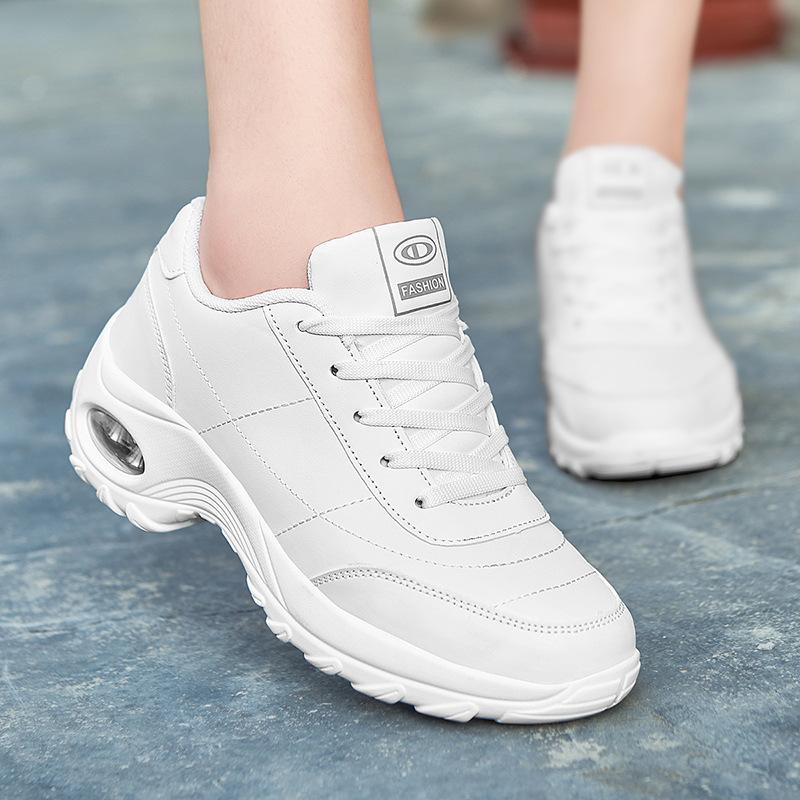 White Running Sneakers Spring and Autumn Leather Waterproof Breathable Dancing Shoes Lightweight Non-slip Soft-soled Travel Shoes