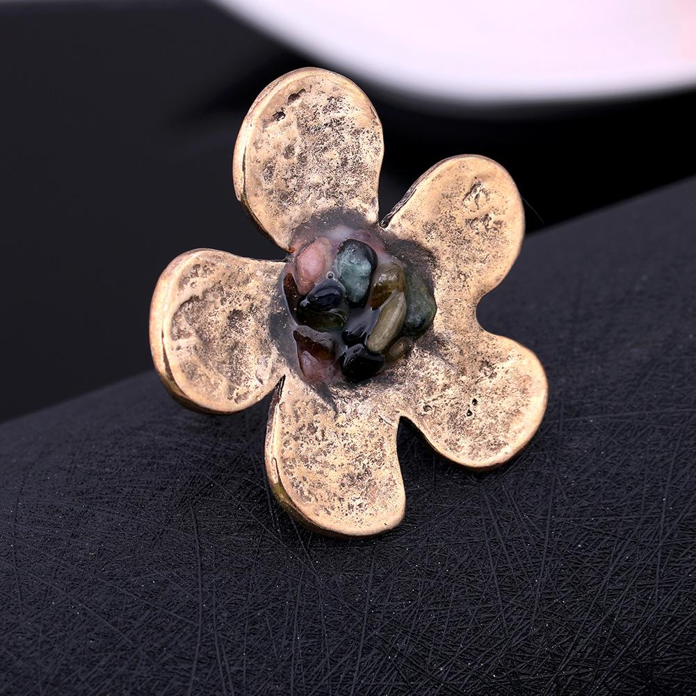 

Модные кольца для женских украшений золотой