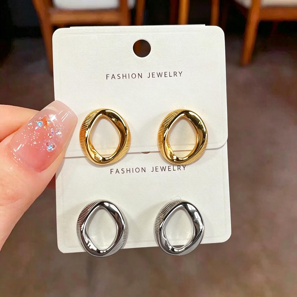 Elegant Geometric Round Stud Earrings: Chic, Versatile Design for Women