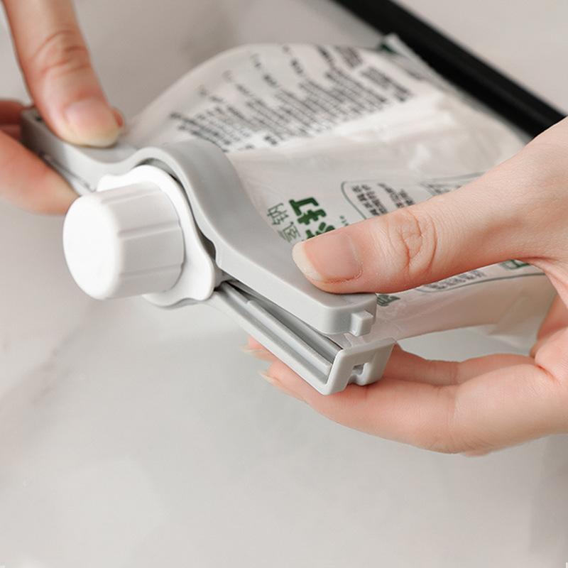 4/8Pcs Food Preservation Clip Heavy-Duty Plastic Sealing Clamp For Snack Paper Plastic Bags Fresh-Keeping Seal Pour Spout Clip