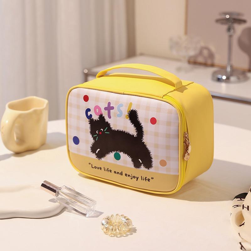 Cute plaid makeup bag, girl's heart, large capacity skincare product compartment storage bag, portable travel and outdoor groomi