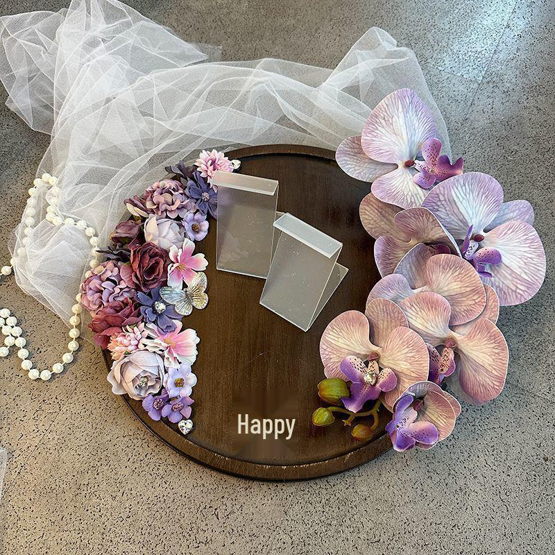 

Антикварный круглый поднос в китайском стиле для демонстрации свадебной обуви и реквизита