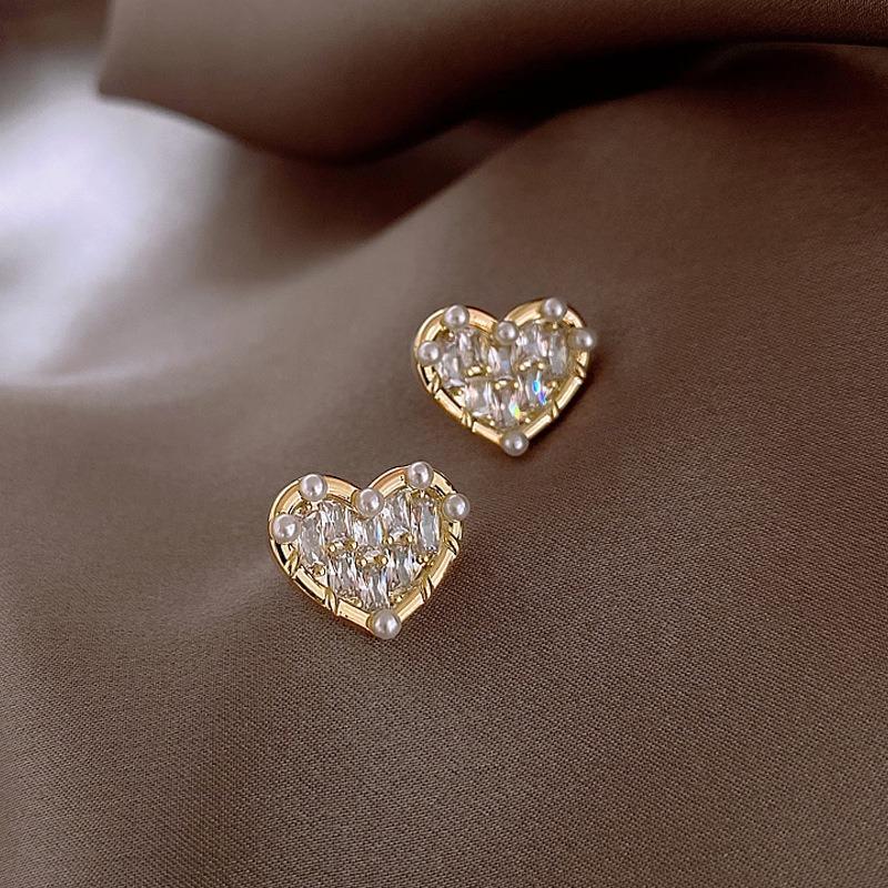 S925 temperament zircon beloved heart earrings new trendy simple women's small stud earrings high-end earrings fashion