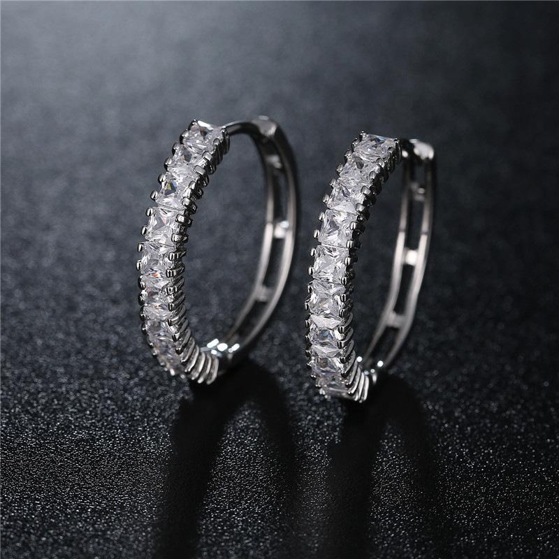 Women Fashion Simple Circle Hoop Earrings Fashion Crystal Metal Round Earrings