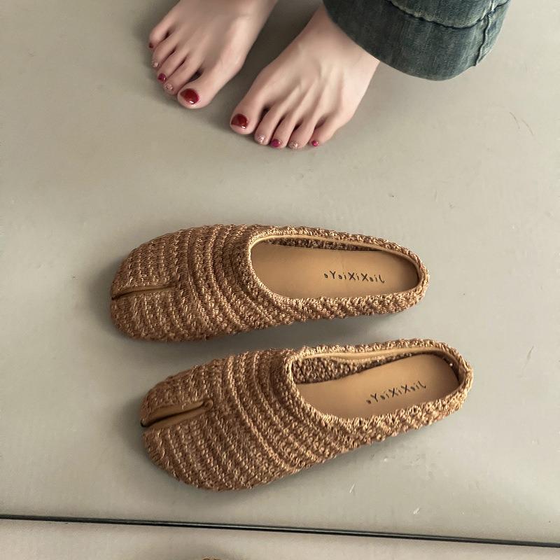 Fashionable Shoes Retro Woven Hollowed-out Shoes Breathable Toe Caps Semi-flip-flops New Casual Slippers