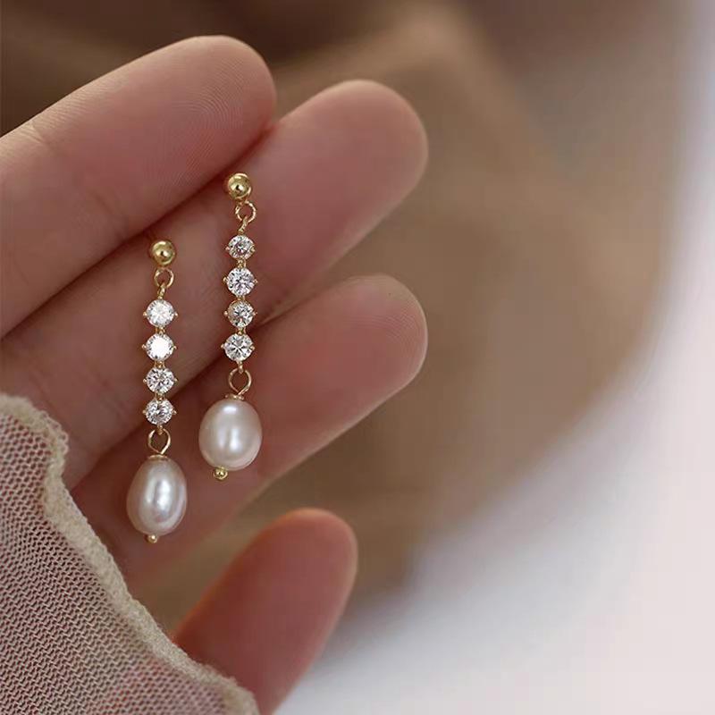 

Original Inlaid Diamonds Pearl Earrings For Women Classic Elegance Layered Earrings Hip-Hop Sweet Jewelry Gift 45cm