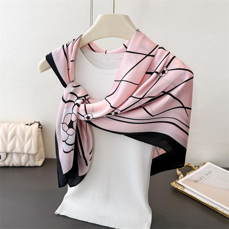 

Simple Flower Satin Simulation Silk Printing Large Square Scarf Silk Scarf Shawl Headscarf Neck Protection Scarf 90*90cm