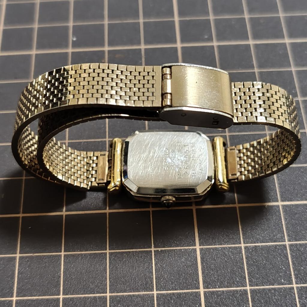 SEIKO Exceline Gold Rectangular Management Code K26 [Working Condition] Ladies' Watch, Dial, Shape