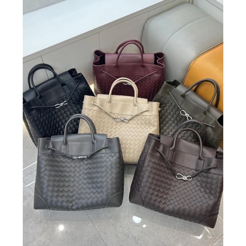 Cross-border  family autumn and winter explosive crossbody bag women's high-end handbag pure hand-woven large-capacity tote bag