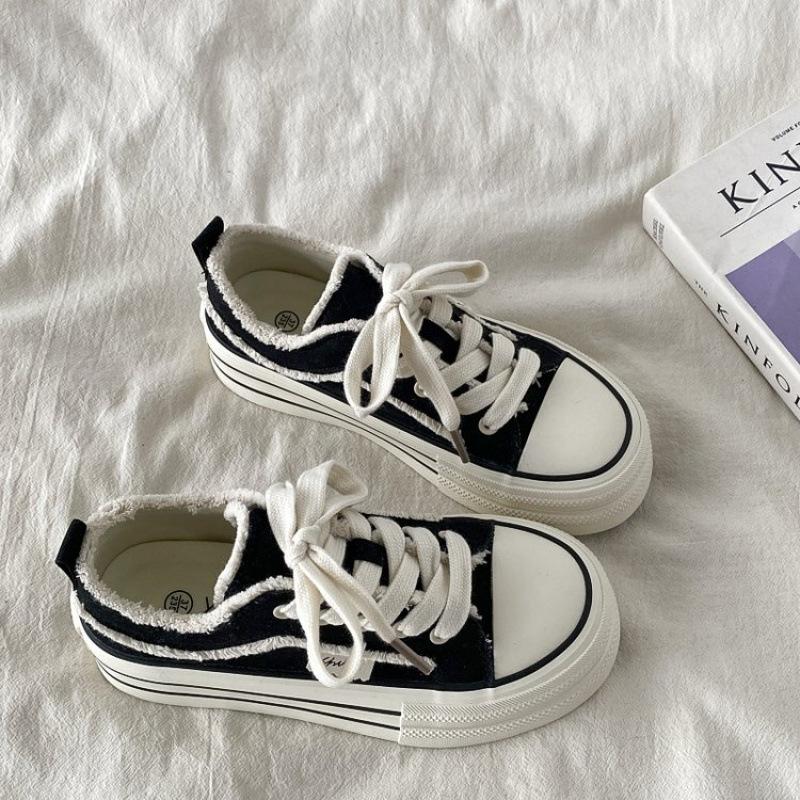 Uncle Xi, milky white round head platform canvas shoes women's 2025 spring new versatile little white shoes Korean chic board shoes