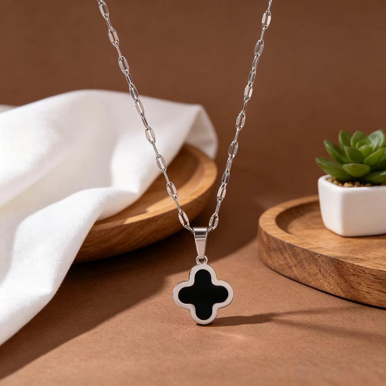 Gold-Plated Four-Leaf Clover Necklace for Women, Stainless Steel, Available in Multiple Colors, Light Luxury Clavicle Chain 18K Gold Plated