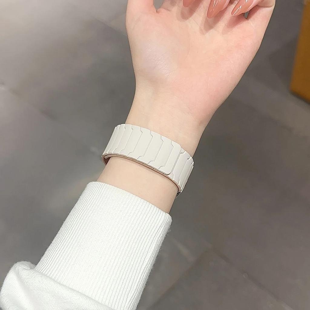 Magnetic loop strap for Fitbit watch versa 4/3 two color silicone band for versa 2/1 sport Bracelet replacement Wristband