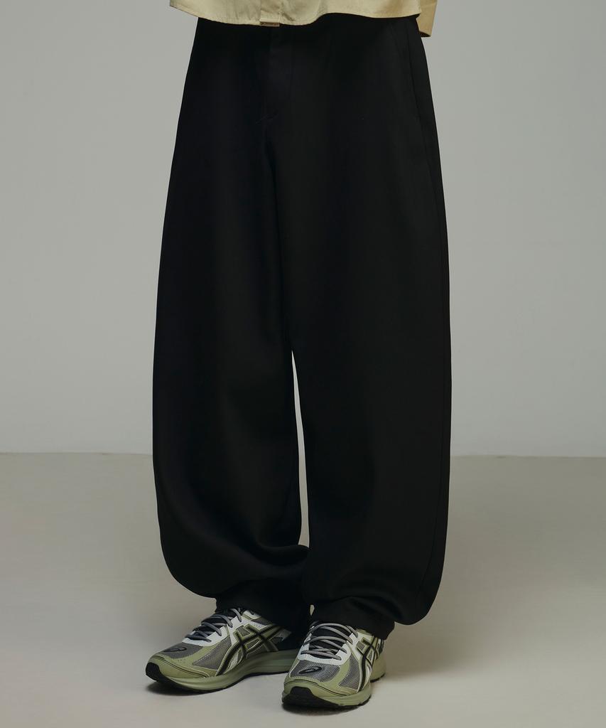 SIGNATURE Brushed Semi-Balloon Fit Slacks [Black]