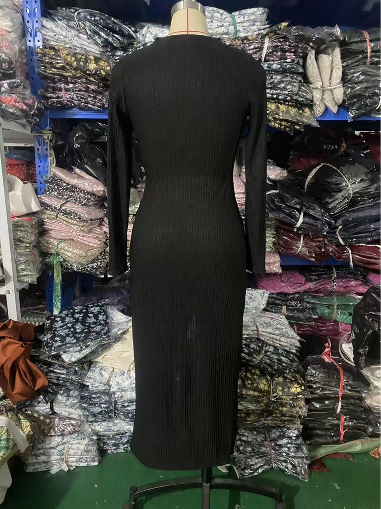 2026 Korean European Style Split Maxi Dress - Elegant Slim Fit Knit with Long Sleeves and Hip-Hugging Design