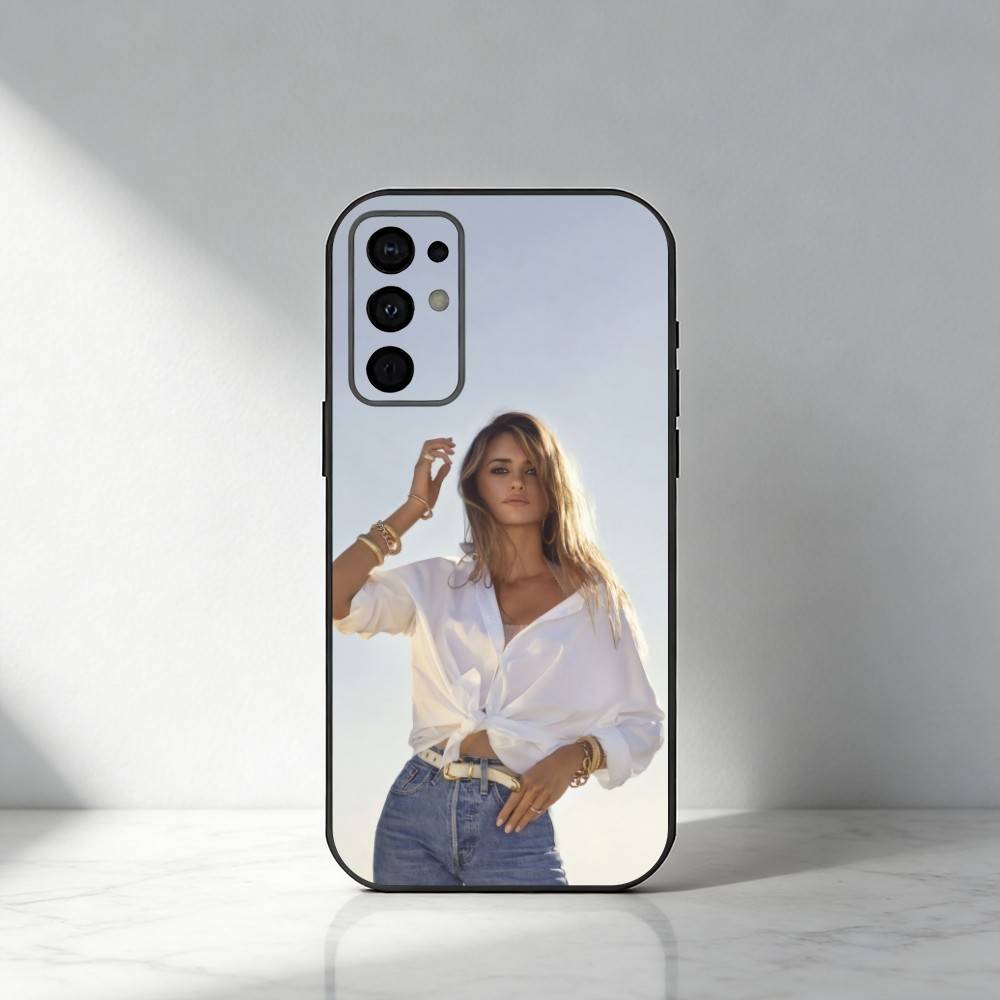 90S Beauty P-Penelope C-Cruz Sanchez Phone Case For Samsung S25,S24,S21,S22,S23,S20,Ultra,S26,Plus,Fe,Note,5G Black Cover