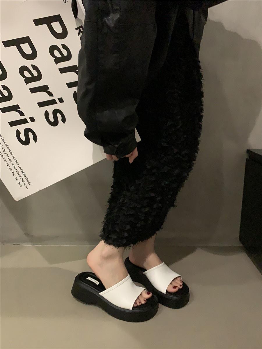 

Простые удобные тапочки на толстой подошве для улицы, женская новинка 2024 года, повседневная пляжная обувь с кексами и рыбьим ртом 40 белый