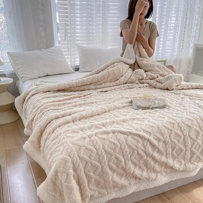 Lamb Wool Thick Winter Blanket Double Side Microfiber Flannel Throw Blanket for Bed Comfortable Super Soft Warm Comforter Double