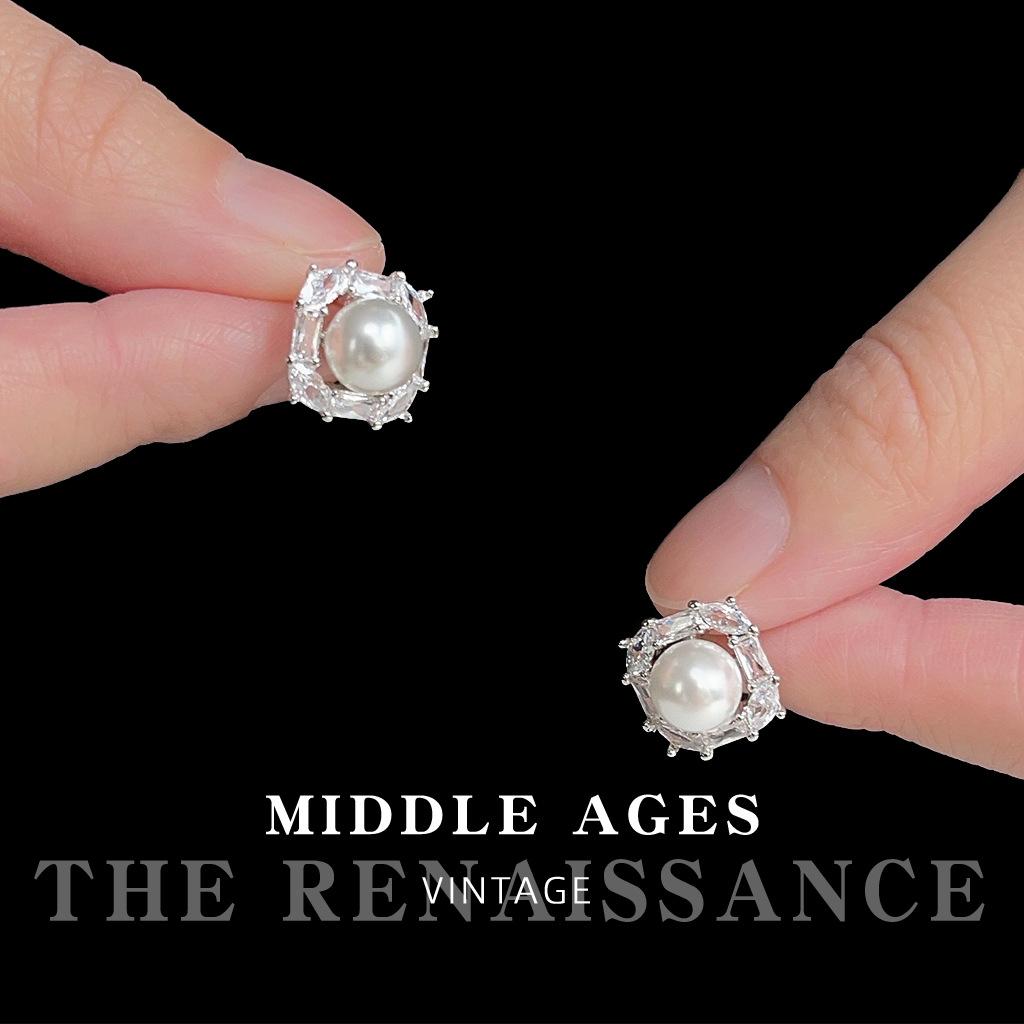 Explosive small square~ Medieval style full of zircon pearl stud earrings French retro court style earrings
