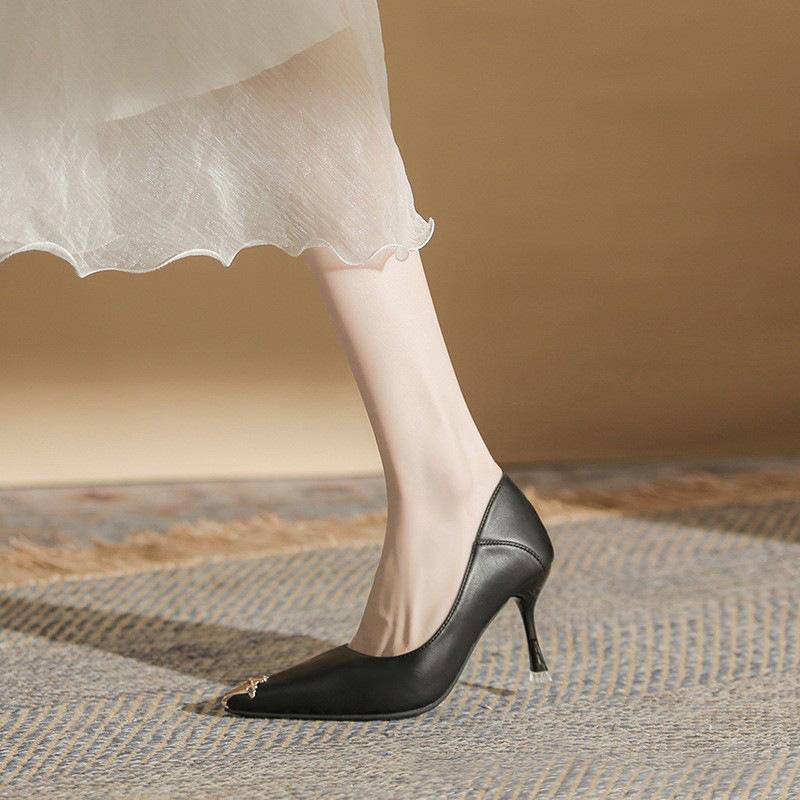 

Женские туфли-лодочки нюдового цвета 2025 новая летняя обувь с металлическим носком темпераментный тонкий каблук остроносые туфли 40