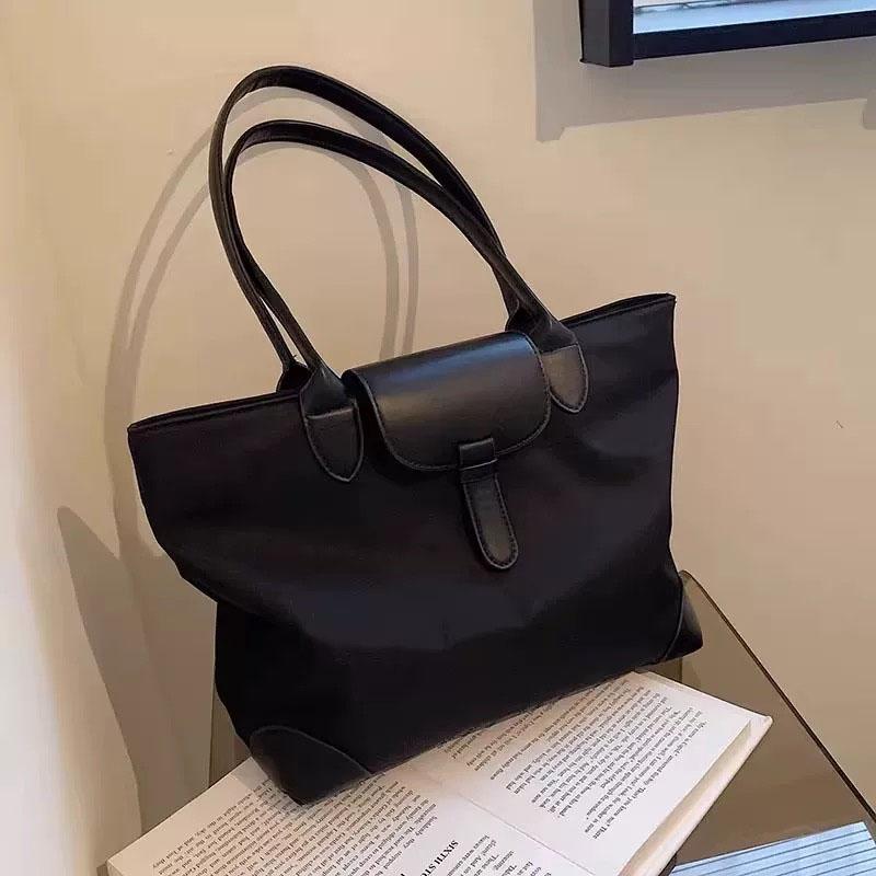 Casual Women Tote Bag Classic Large Capacity Shoulder Bag Nylon 2023 Fashion Lightweight Travel Handbag