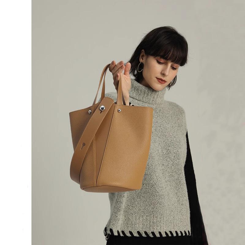 

Bucket bag women s large-capacity vegetable basket women s bag 2025 new high-end portable women s bag to work commuter messenger bag коричневый