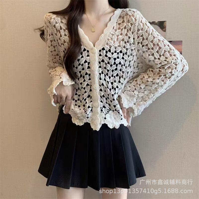 Huge good-looking crochet top for women with early autumn new models with suspender skirt, small shawl, lace blouse jacket